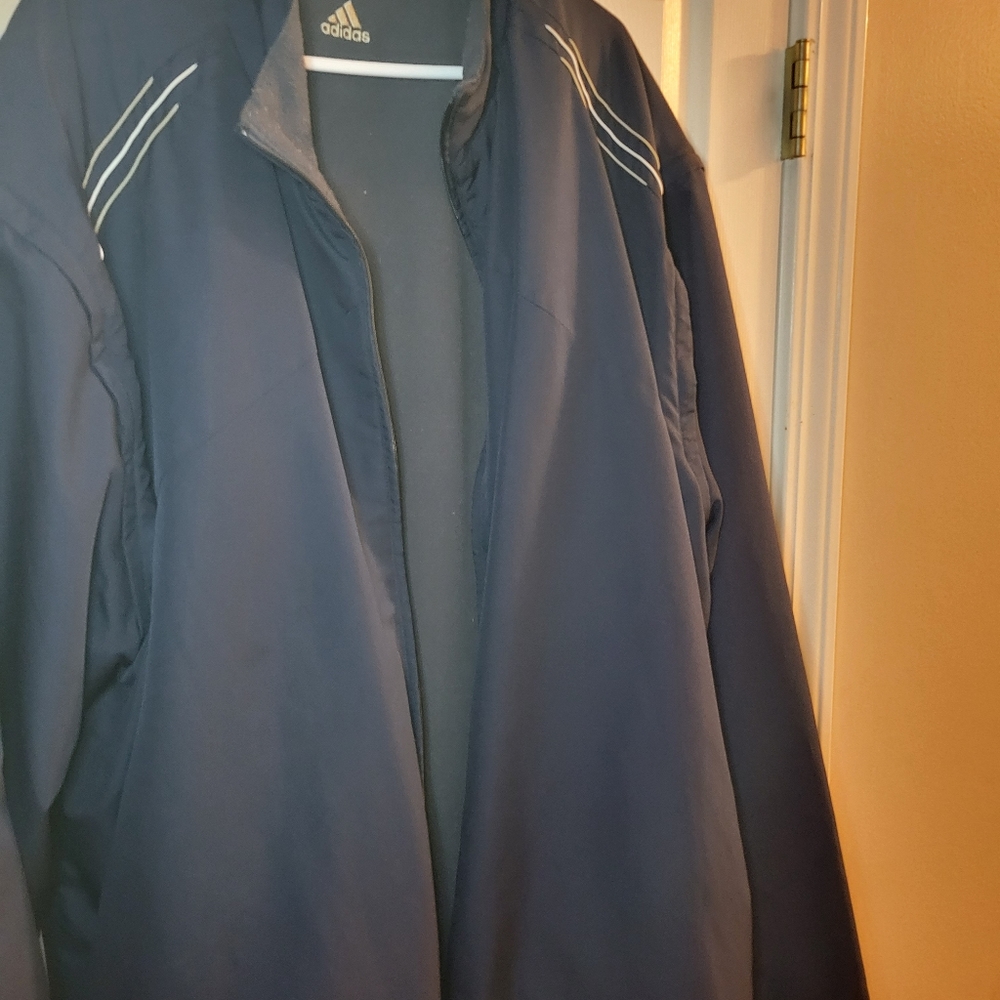 Adidas reversible and Removeable sleeve jacket size 4xl Navy.